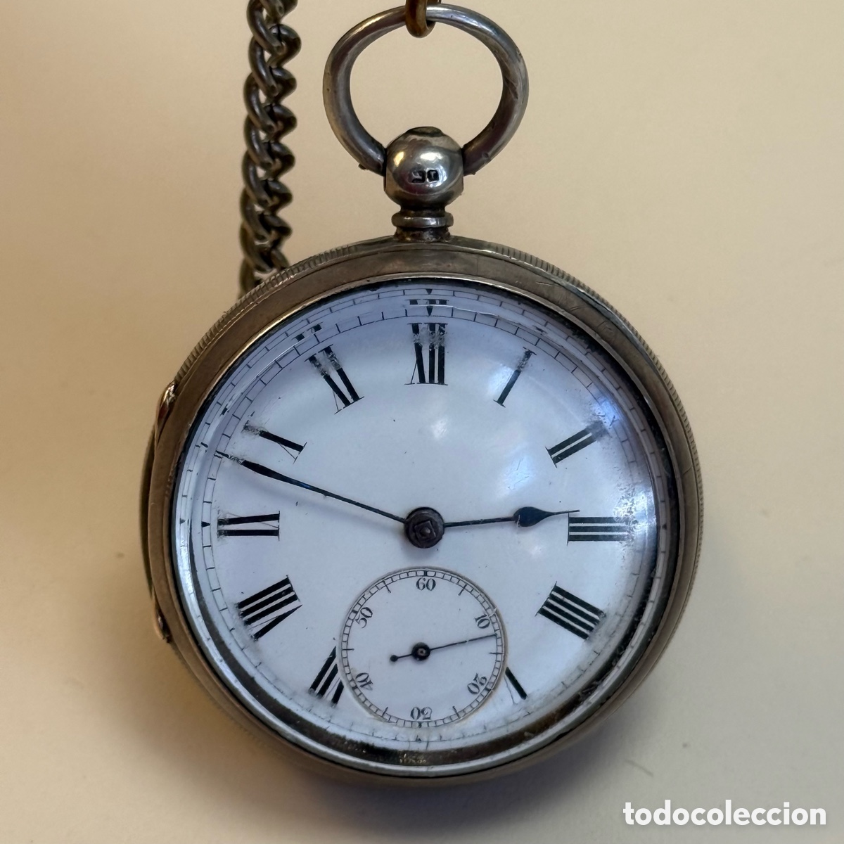 Rel&oacute;gios de bolso: Antiguo reloj de bolsillo semicatalino ingl&eacute;s en plata. &Eacute;poca victoriana. Funciona y con llave