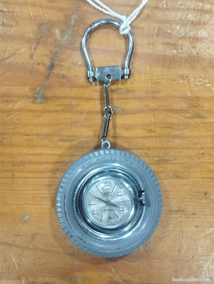 Relojes de bolsillo: RELOJ ESPRIT. CARGA MANUAL. 15 RUBIS, INSERTADO EN NEUM&Aacute;TICO Y COLGANDO DE UN LLAVERO.