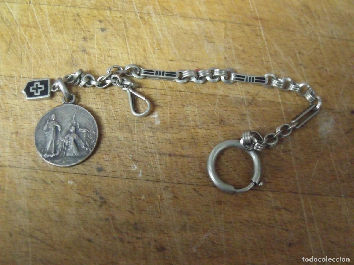 Relojes de bolsillo: ANTIGUA LEONTINA ART-DECO CON MEDALLA RELIGIOSA Y CRUZ SUIZA-LOTE 259-101