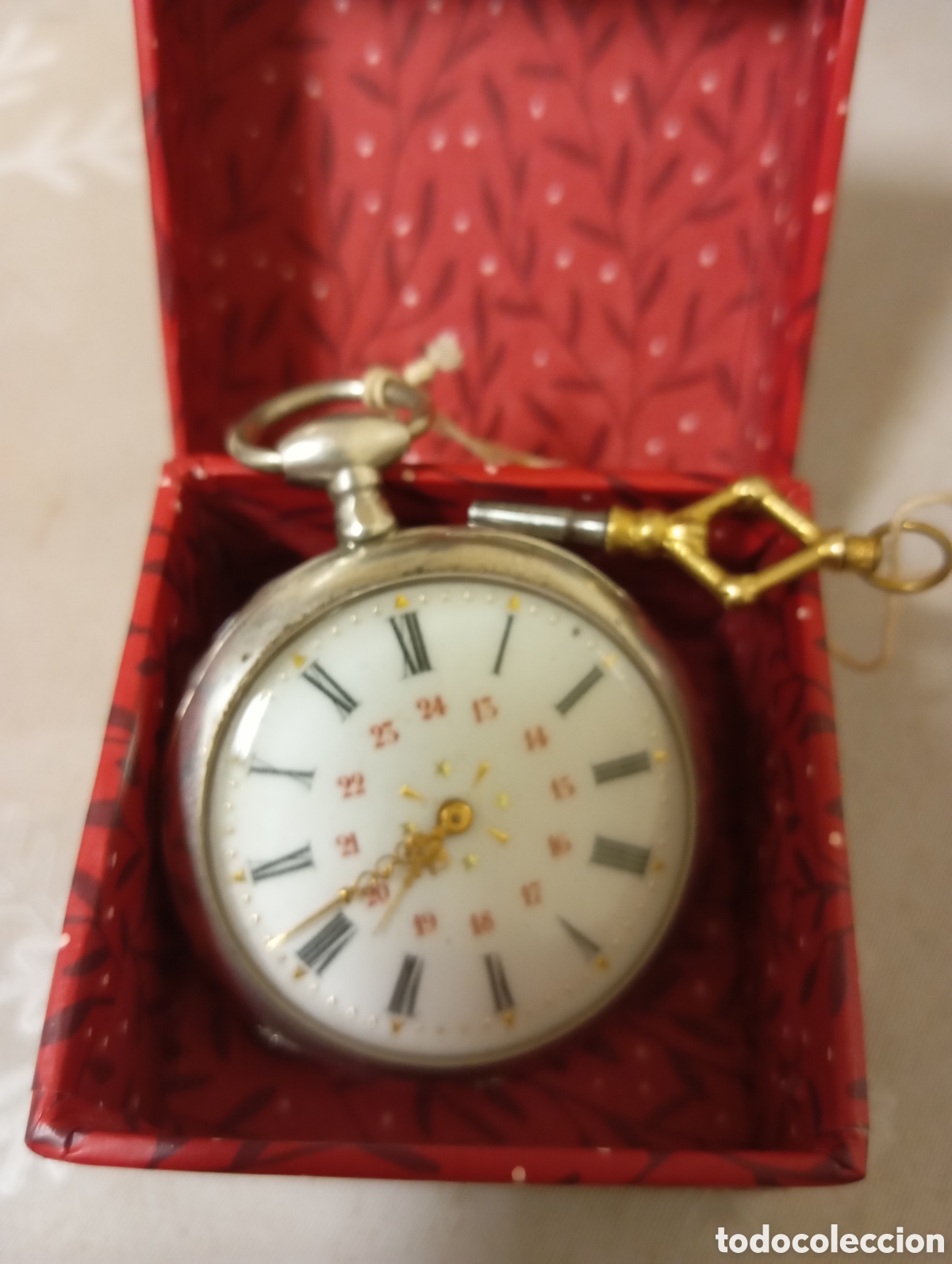 Relojes de bolsillo: Reloj de Plata antiguo con llave de ajuste hora y cuerda