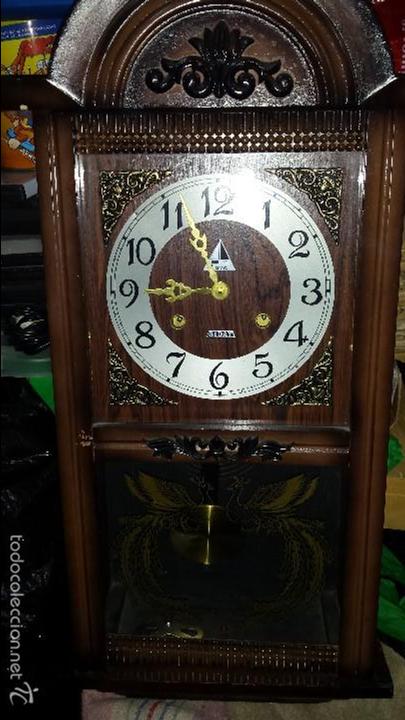 Relojes de pared: RELOJ CON SONERIA CON LLAVE FUNCIONANDO - Foto 1