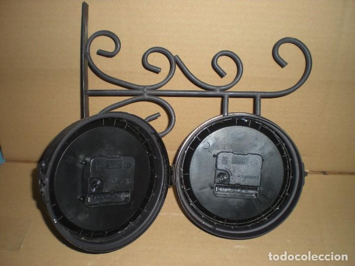 Relojes de pared: reloj colgar a doble cara con pilas - Foto 1