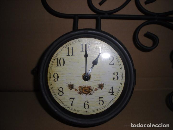 Relojes de pared: reloj colgar a doble cara con pilas - Foto 3