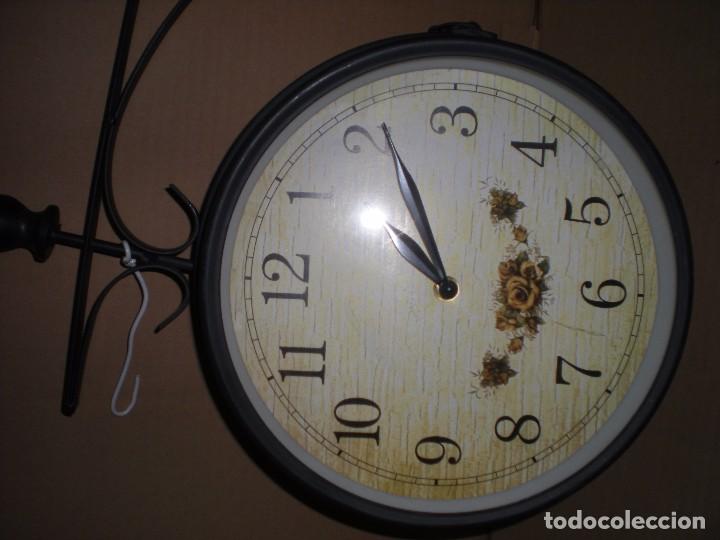 Relojes de pared: reloj colgar a doble cara con pilas - Foto 2