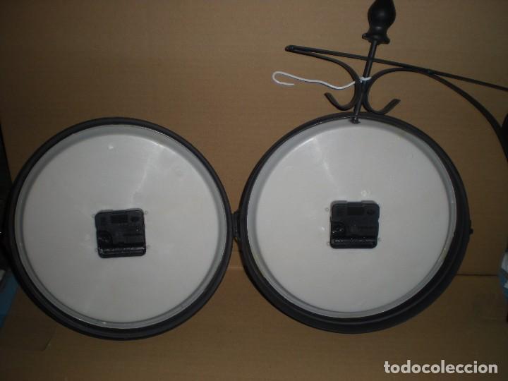 Relojes de pared: reloj colgar a doble cara con pilas - Foto 3