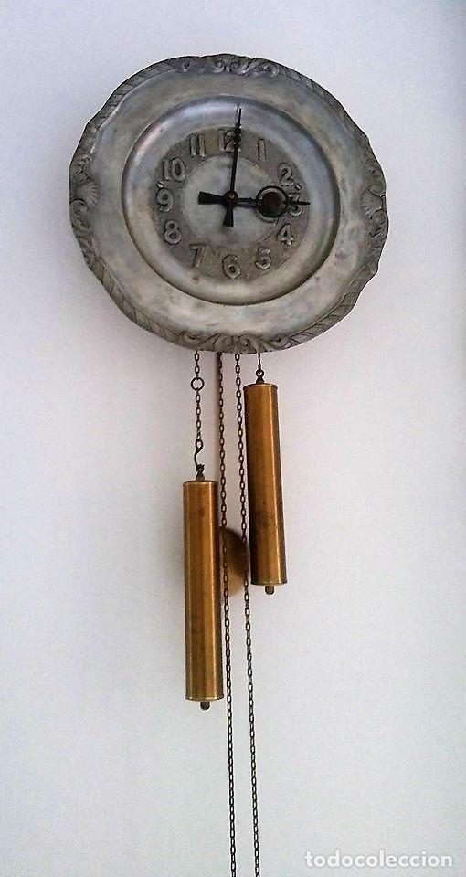 Relojes de pared: * Reloj de pared en esta&ntilde;o con pesos - funciona ! - Foto 1