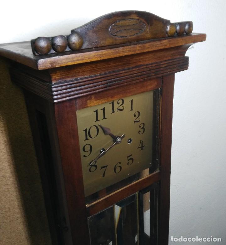 Relojes de pared: Reloj de pared Dos Flechas - Puerta con cristales biselados - Funciona - Foto 5