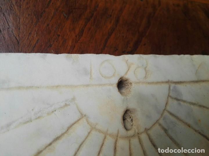 Relojes de pared: Reloj de sol de m&aacute;rmol S.XVII - Foto 2