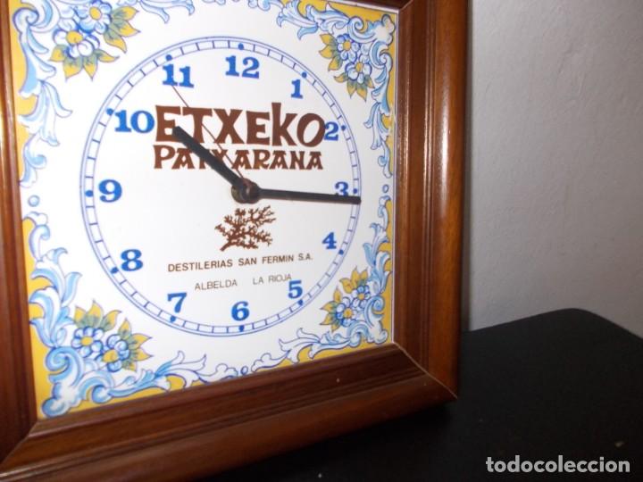 Relojes de pared: reloj en azulejo - Foto 2