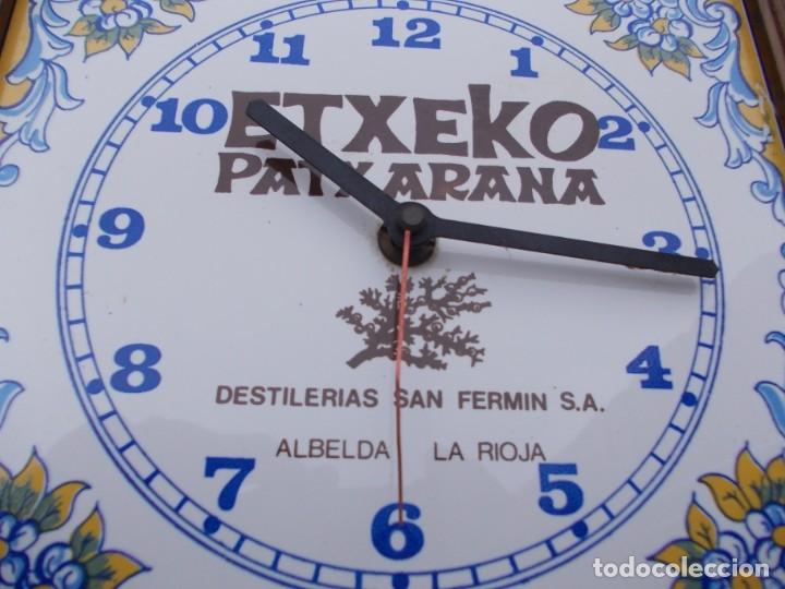Relojes de pared: reloj en azulejo - Foto 3
