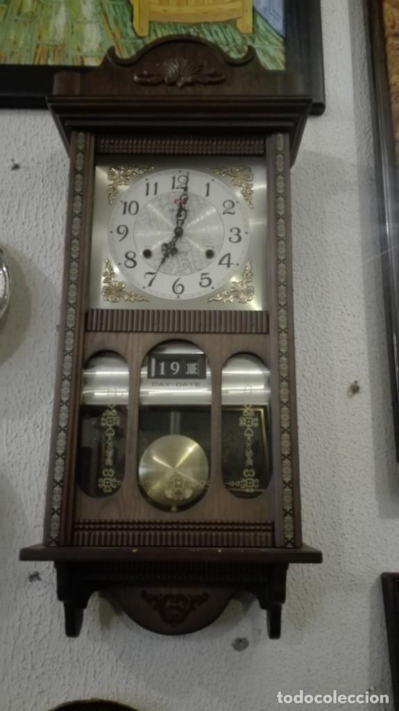 Relojes de pared: Reloj de pared d&eacute;cada de los 70 con calendario - Foto 1