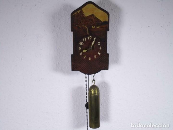 Relojes de pared: antiguo Madera reloj pared, selva negra casa, grabado y pintado 18,5x9,5 cm,peso + péndulo S XIX - Foto 1 - 201203787