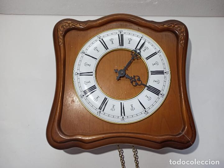 Relojes de pared: reloj de pared antiguo con sus pesas - Foto 1