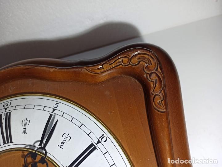 Relojes de pared: reloj de pared antiguo con sus pesas - Foto 4
