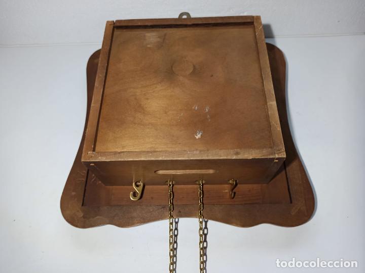 Relojes de pared: reloj de pared antiguo con sus pesas - Foto 6