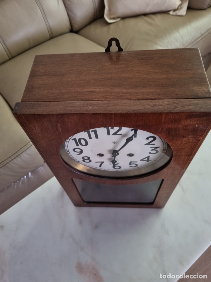 Relojes de pared: Reloj de pared antiguo de cuerda Junghans. Con su llave y p&eacute;ndulo. - Foto 6