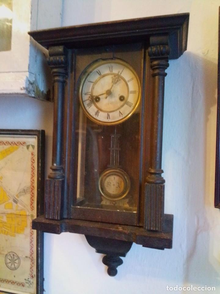 Relojes de pared: Antiguo reloj de pared funcionando - Foto 1