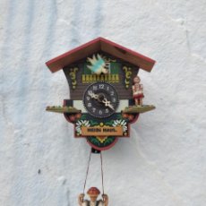 Relojes de pared: RELOJ DE CUCO A PILAS ,MADERA,FUNCIONANDO.