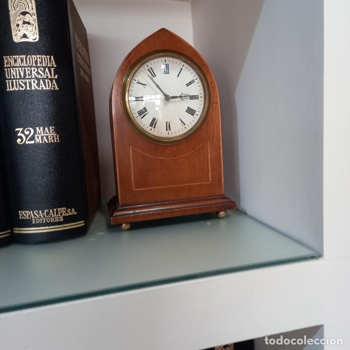 Relojes de pared: ANTIGUO RELOJ NEOGOTICO. FUNCIONA BI&Eacute;N. - Foto 2