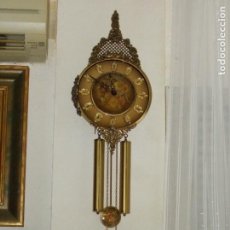 Relojes de pared: RELOJ DE PARED DE METAL O BRONCE VER FOTOS. Lote 355631200