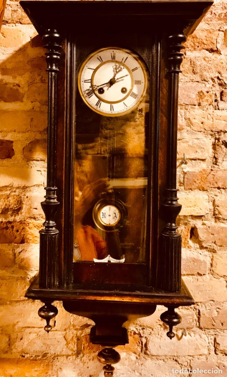 Relojes de pared: Reloj del siglo XIX, Madera . cm. Funciona con exactitud. - Foto 1