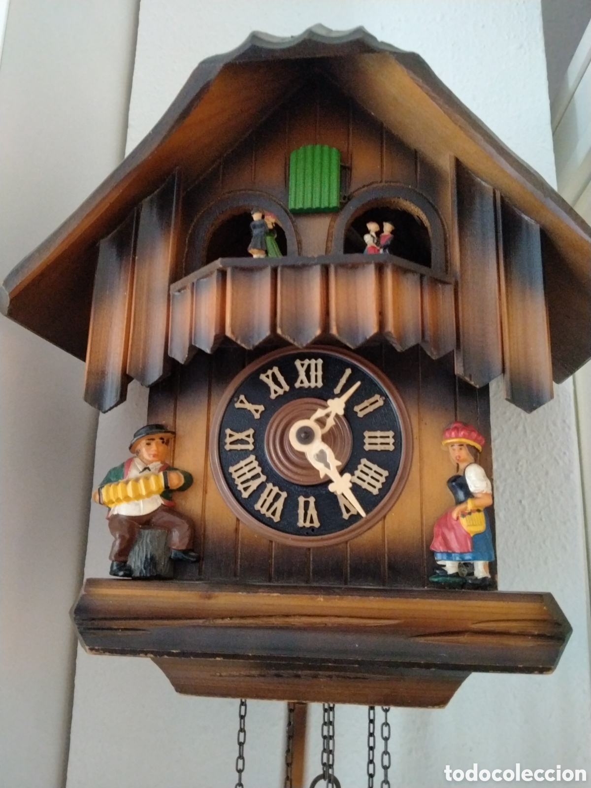 Antiguo reloj aleman, cucu, en perfecto estado y funciona perfectament