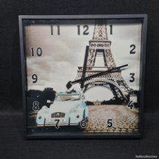 Relojes de pared: RELOJ DE PARED DECORATIVO CON MOTIVOS SOBRE PARIS FRANCIA - MIDE 28 X 28 CM/ 19.446 CAA