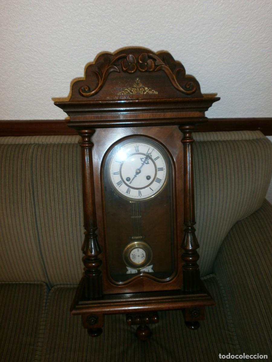 Relojes de pared: RELOJ DE PARED ANTIGUO CARGA MANUAL DE P&Eacute;NDULO - Foto 2