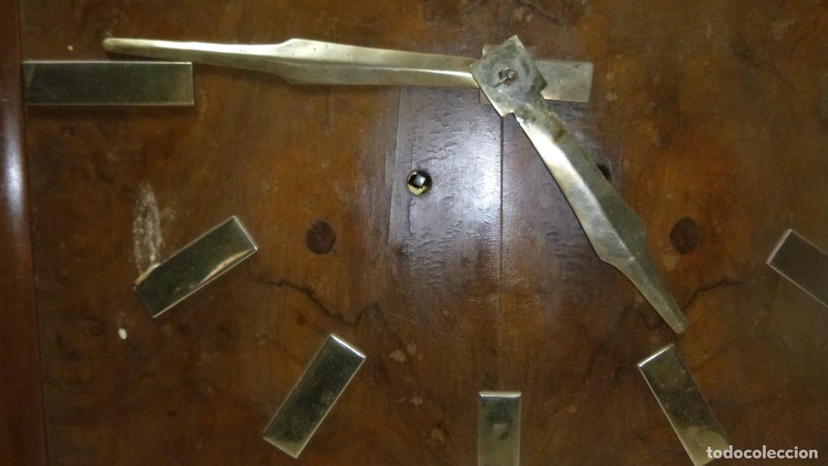 Relojes de pared: ANTIGUO RELOJ CARGA MANUAL - Foto 2
