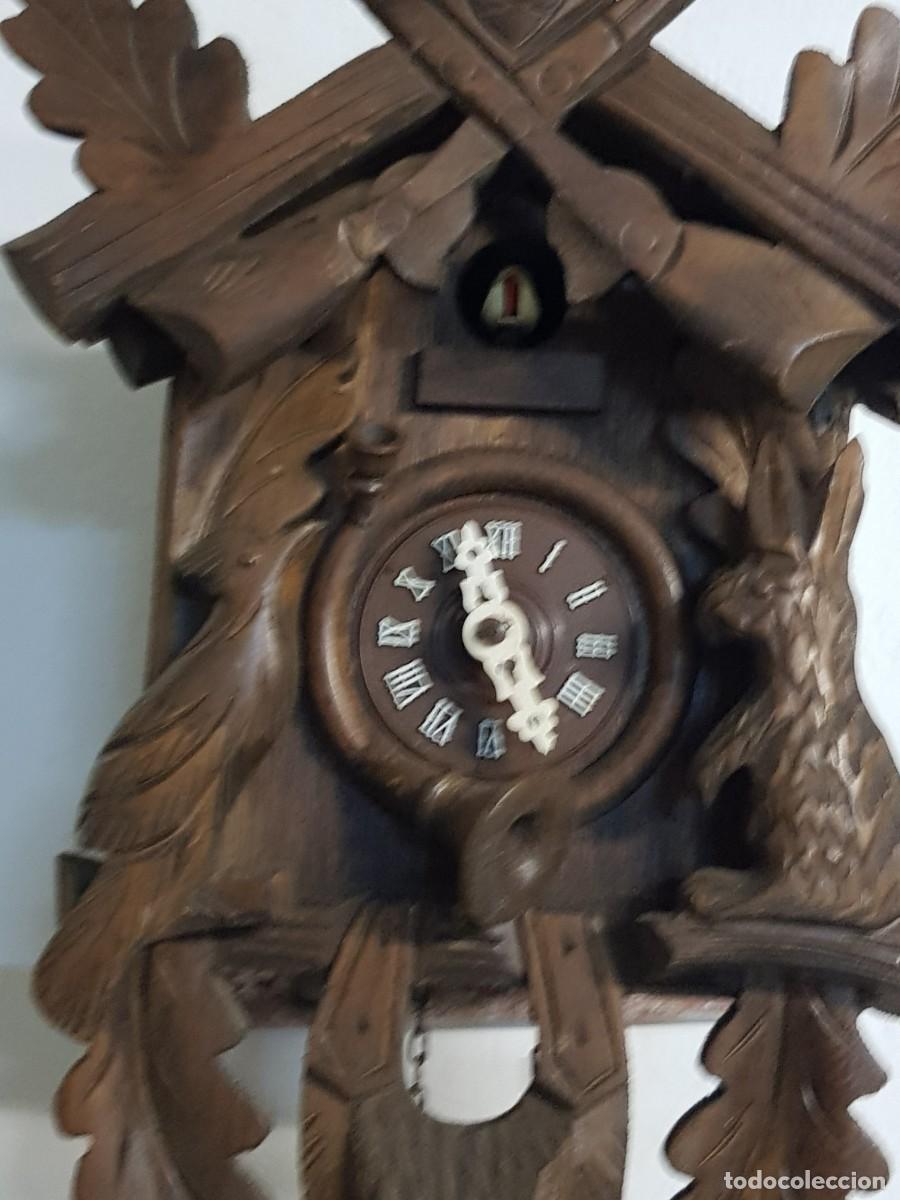 Relojes de pared: Reloj de cucu funcionando de una pesa mec&aacute;nico - Foto 3
