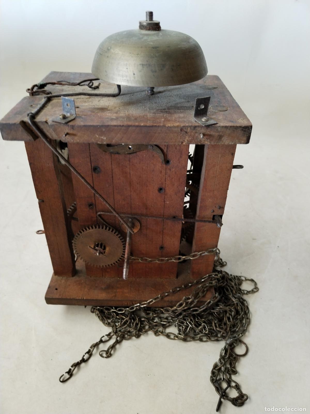 Relojes de pared: antiguo reloj de cadenas para restaurar - Foto 2