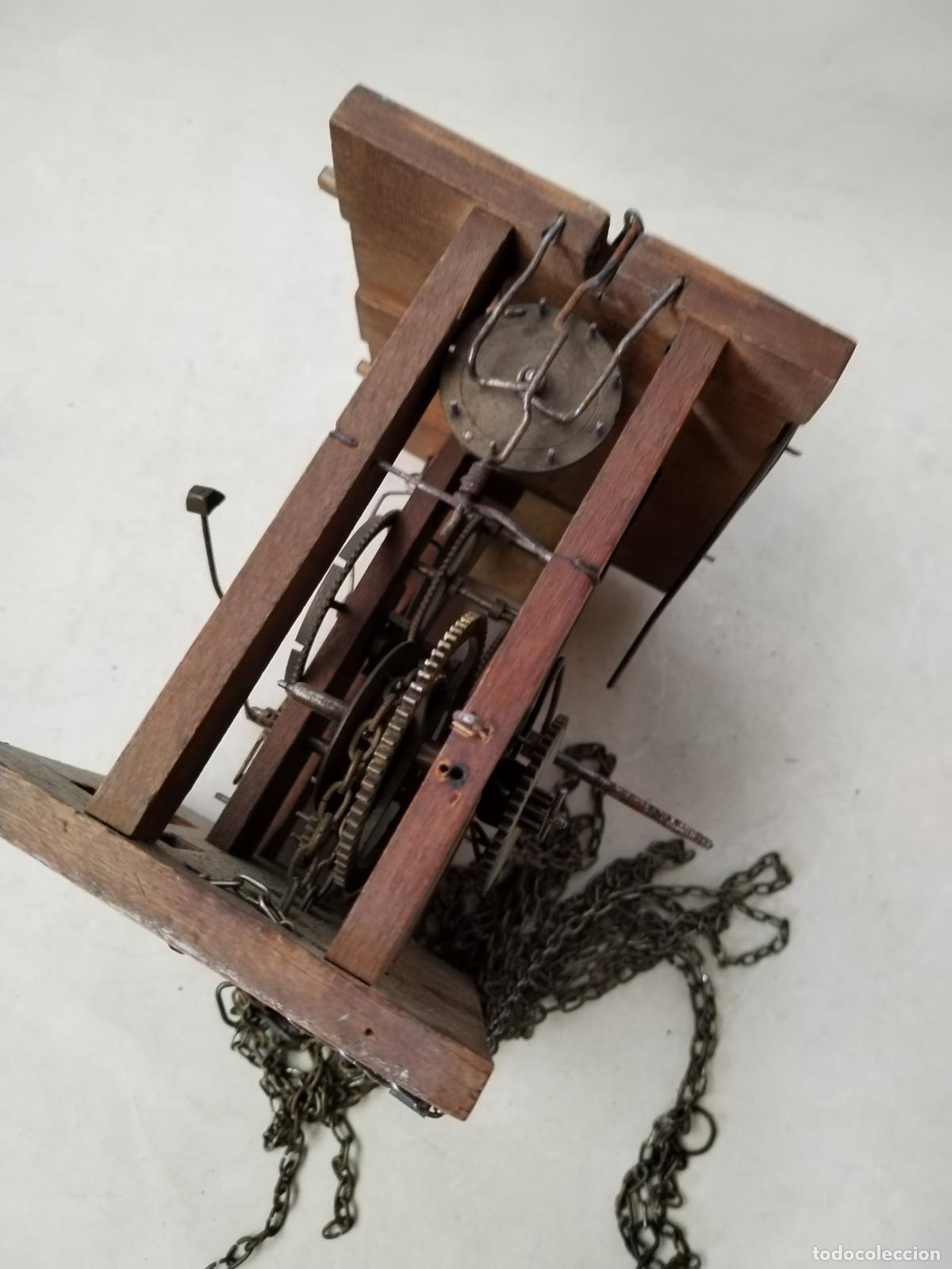 Relojes de pared: antiguo reloj de cadenas para restaurar - Foto 4