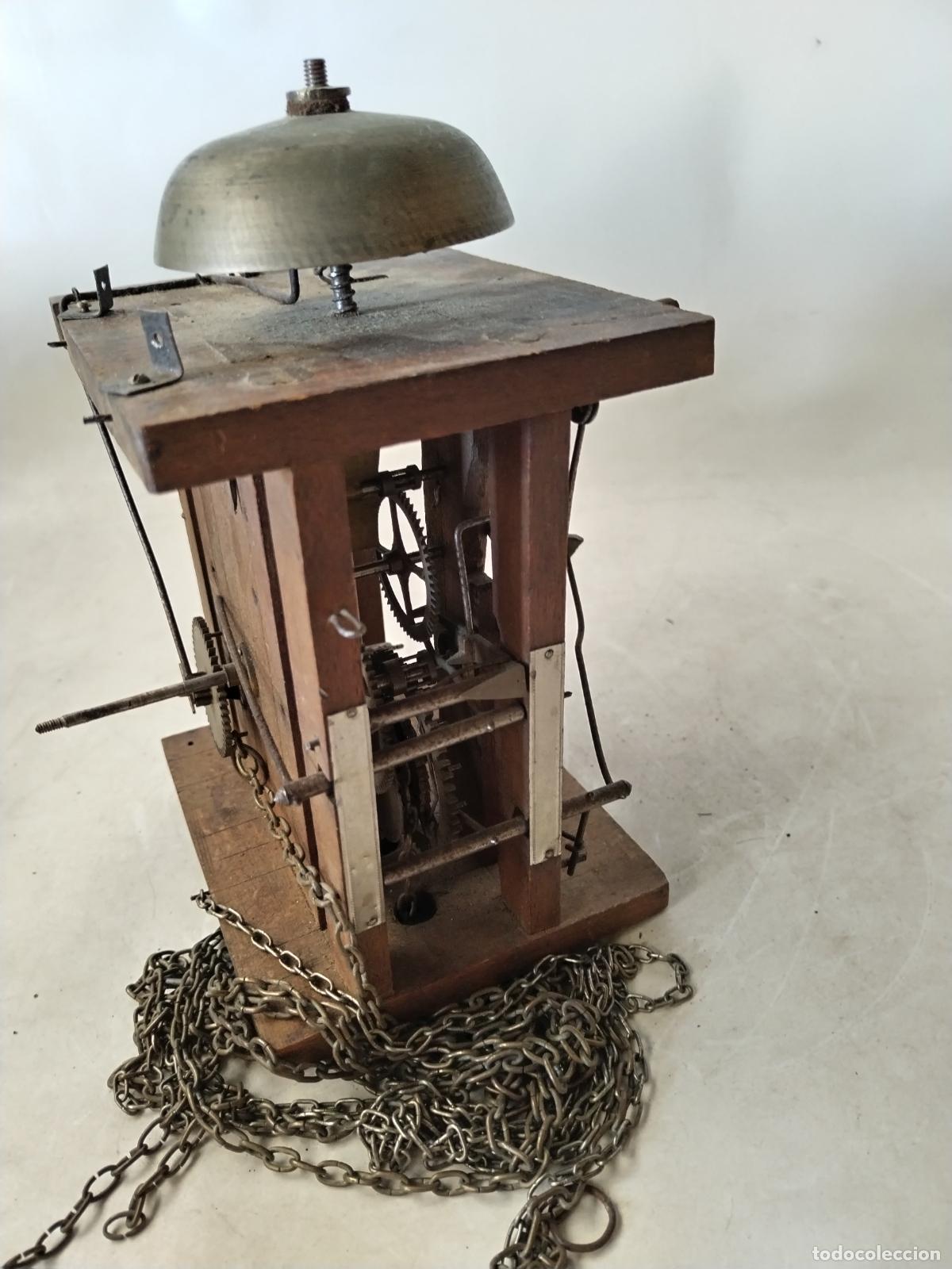 Relojes de pared: antiguo reloj de cadenas para restaurar - Foto 1