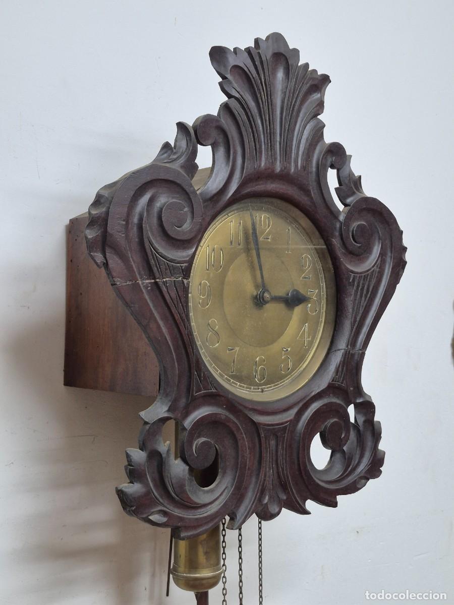 Relojes de pared: Reloj de Pared - Talla de Madera - Completo - Funciona - Foto 6