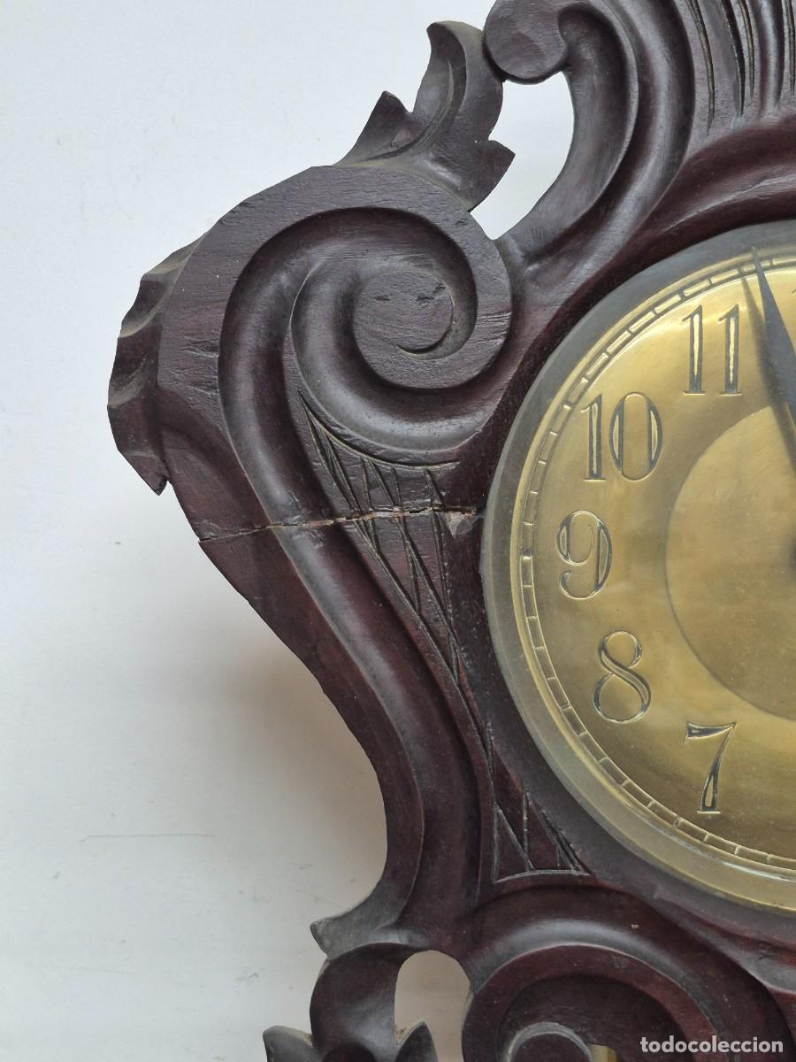 Relojes de pared: Reloj de Pared - Talla de Madera - Completo - Funciona - Foto 12