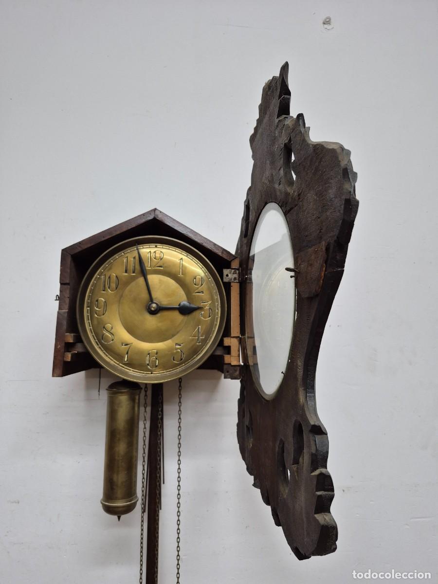 Relojes de pared: Reloj de Pared - Talla de Madera - Completo - Funciona - Foto 29