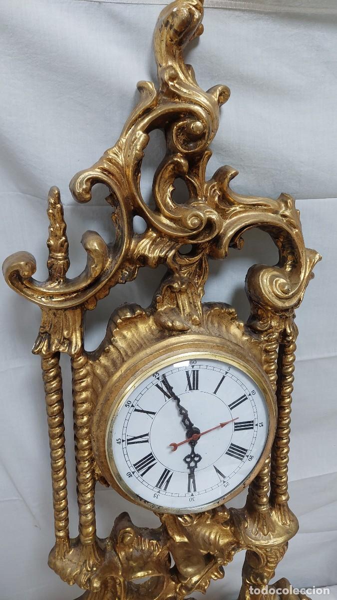 Relojes de pared: Reloj de pared de cornucopia madera y estuco dorado - Foto 3