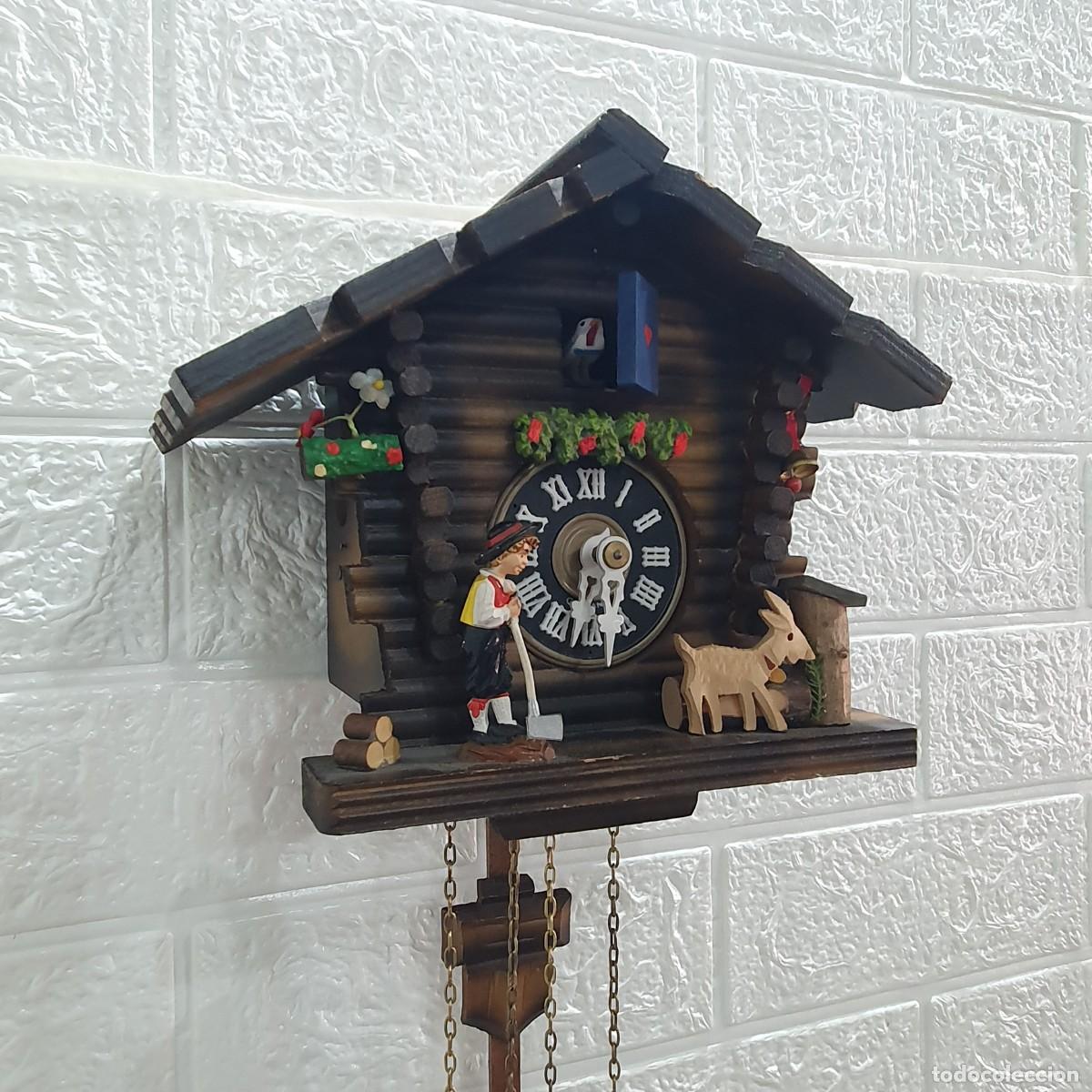 Relojes de pared: Reloj de cuco, un tipo de reloj de p&eacute;ndulo tradicional. - Foto 5