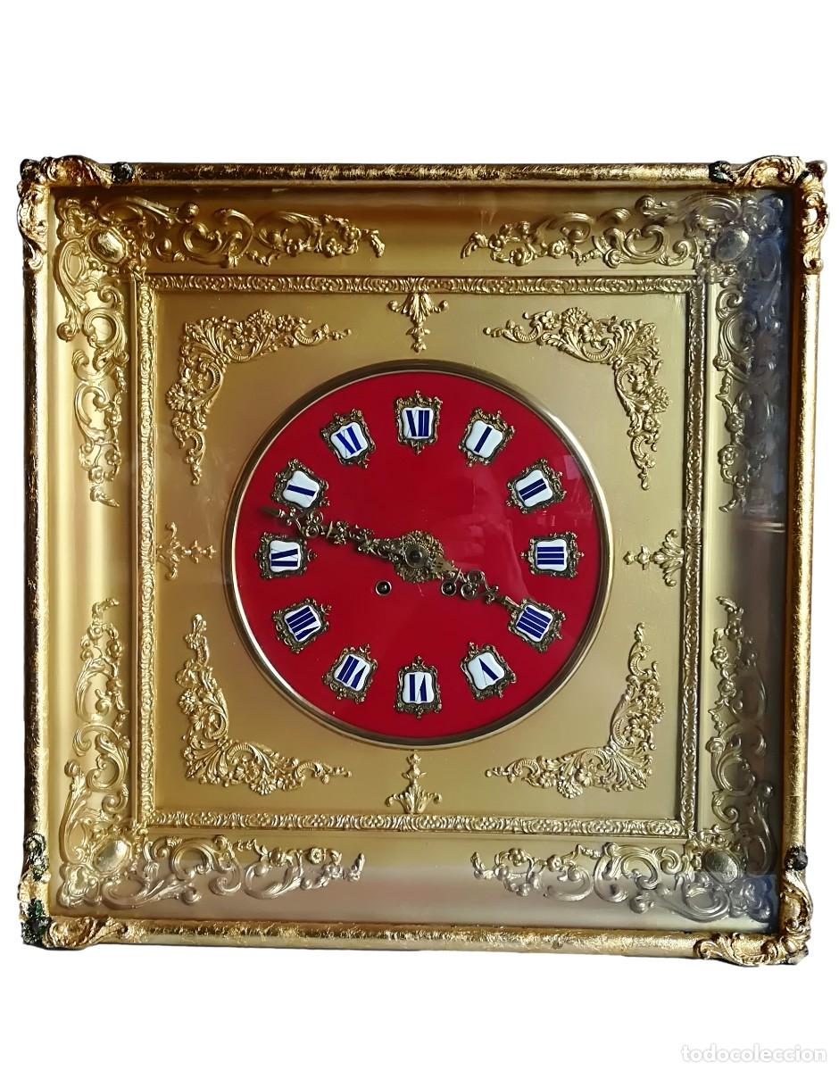 Relojes de pared: RELOJ DE PARED CUADRADO DORADO CON ESFERA ROJA