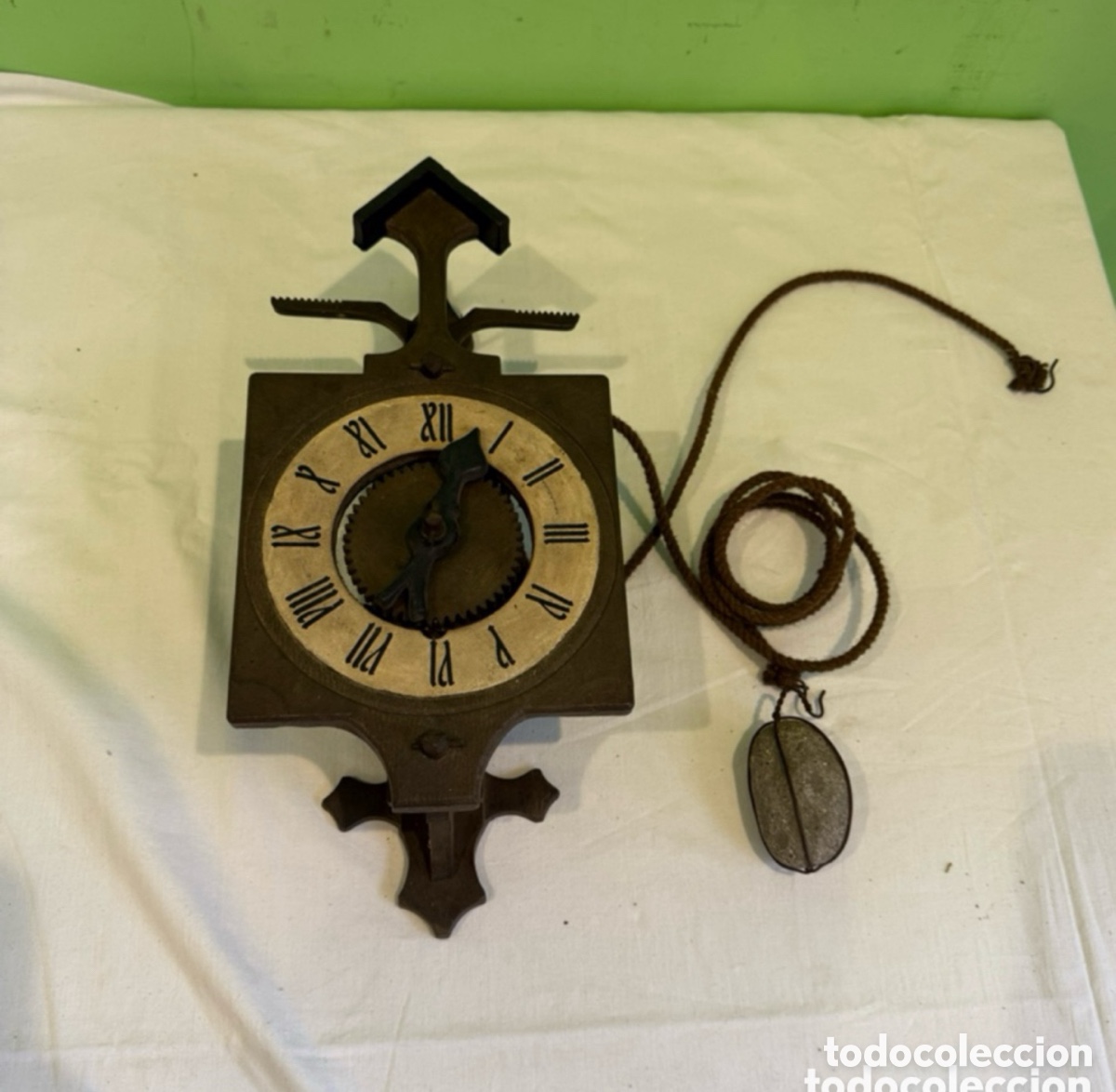 Wanduhren: Antiguo reloj de pared de contrapesos Gramans - Made in Spain - N&uacute;meros romanos. Vintage