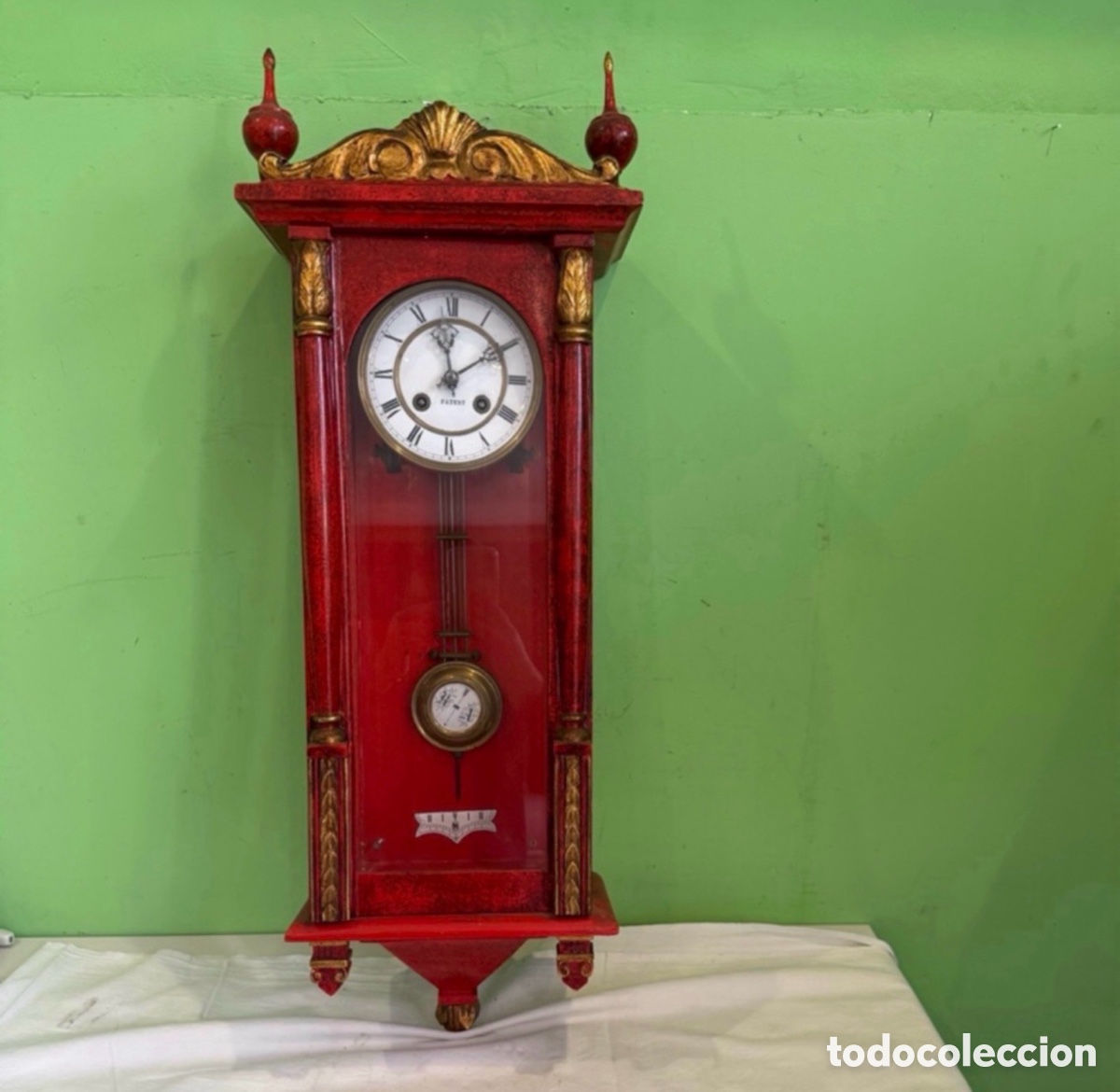 Horloges murales: Antiguo reloj de pared mec&aacute;nico de p&eacute;ndulo antiguo estilo Viena,