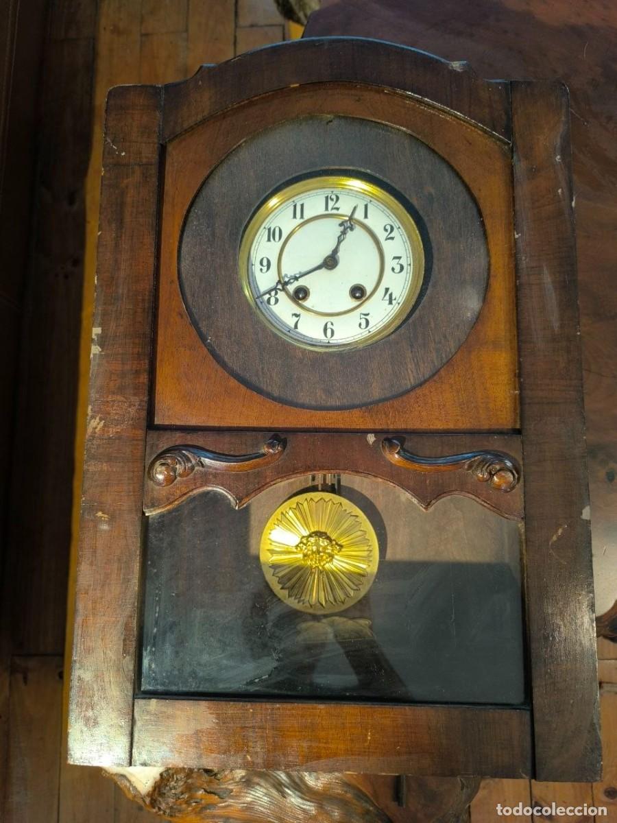 Relojes de pared: RELOJ DE PARED, PENDULO, LLAVE, MUEBLE DE MADERA 36X14X55 CM