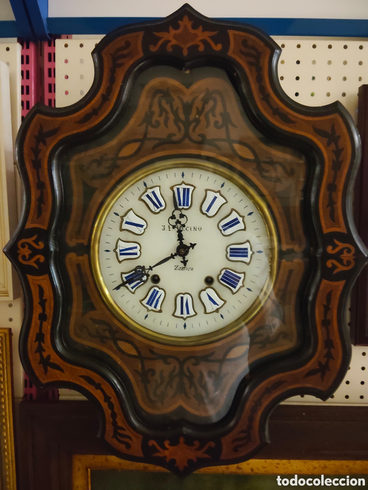 Relojes de pared: Magn&iacute;fico reloj ojo de buey
