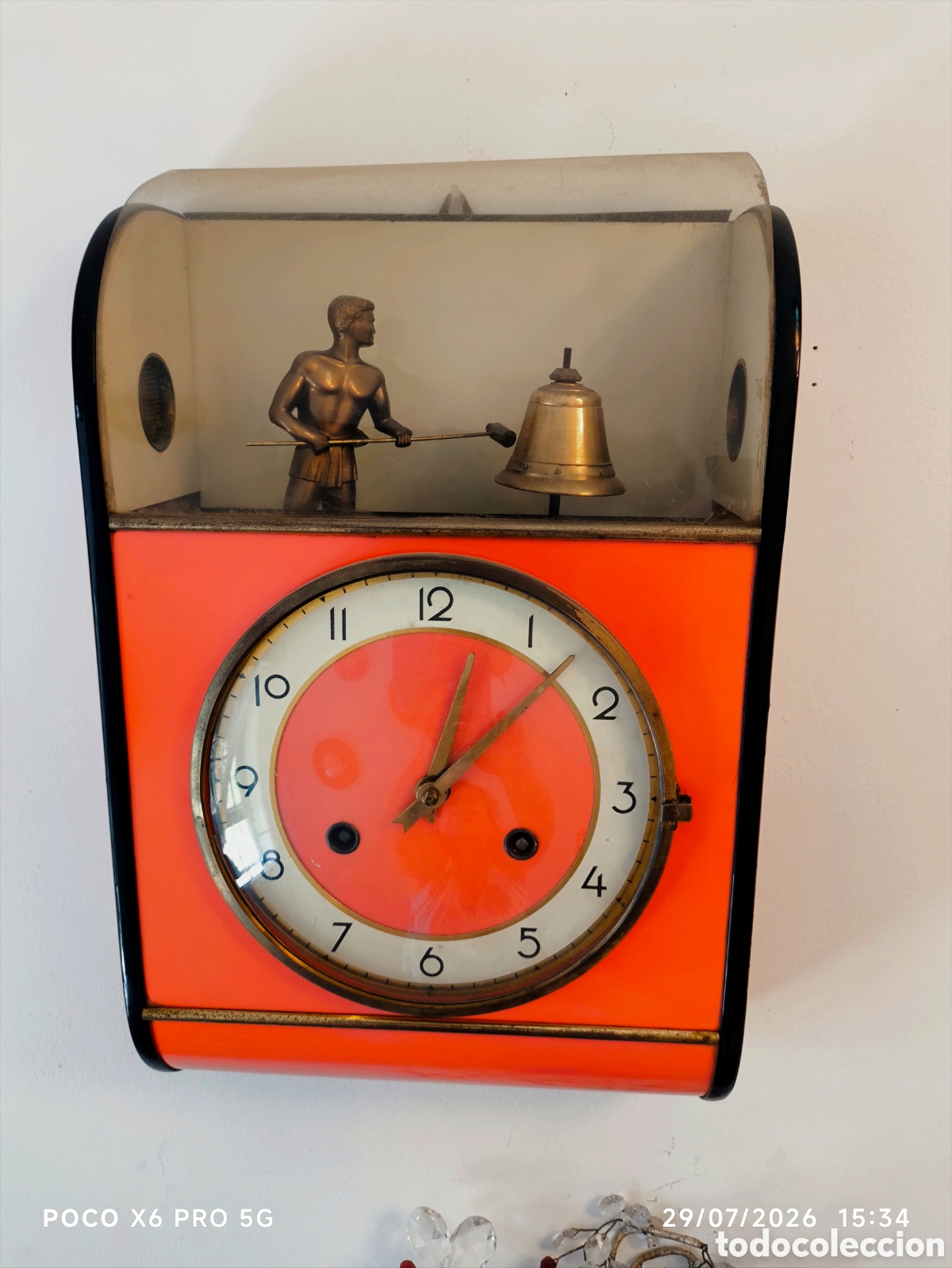 Relojes de pared: reloj de pared vintage con aut&oacute;mata campanero 1960