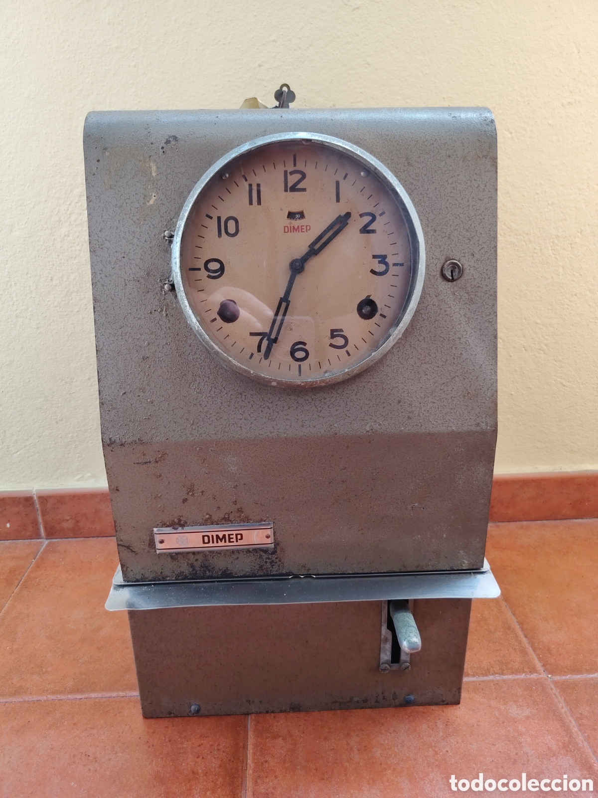 Relojes de pared: ANTIGUO RELOJ PARA FICHAR EN F&Aacute;BRICAS FUNCIONANDO