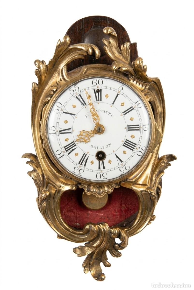 Wall clocks: Reloj de pared franc&eacute;s Jean-Baptiste Baillon &middot; Bronce dorado &middot; Siglo XVIII