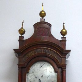 Reloj pie inglés laca japanning chinoseries S XVIII Maquinaria William Fidgett London Funciona