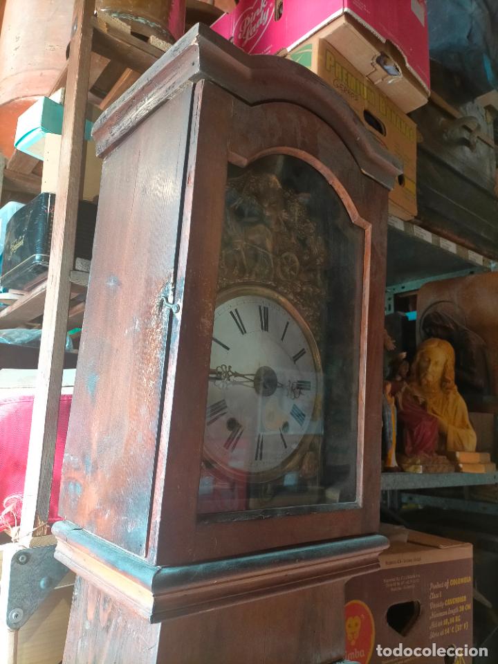 Relojes de pie: Antiguo reloj Morez con caja de madera original en pleno funcionamiento siglo XIX