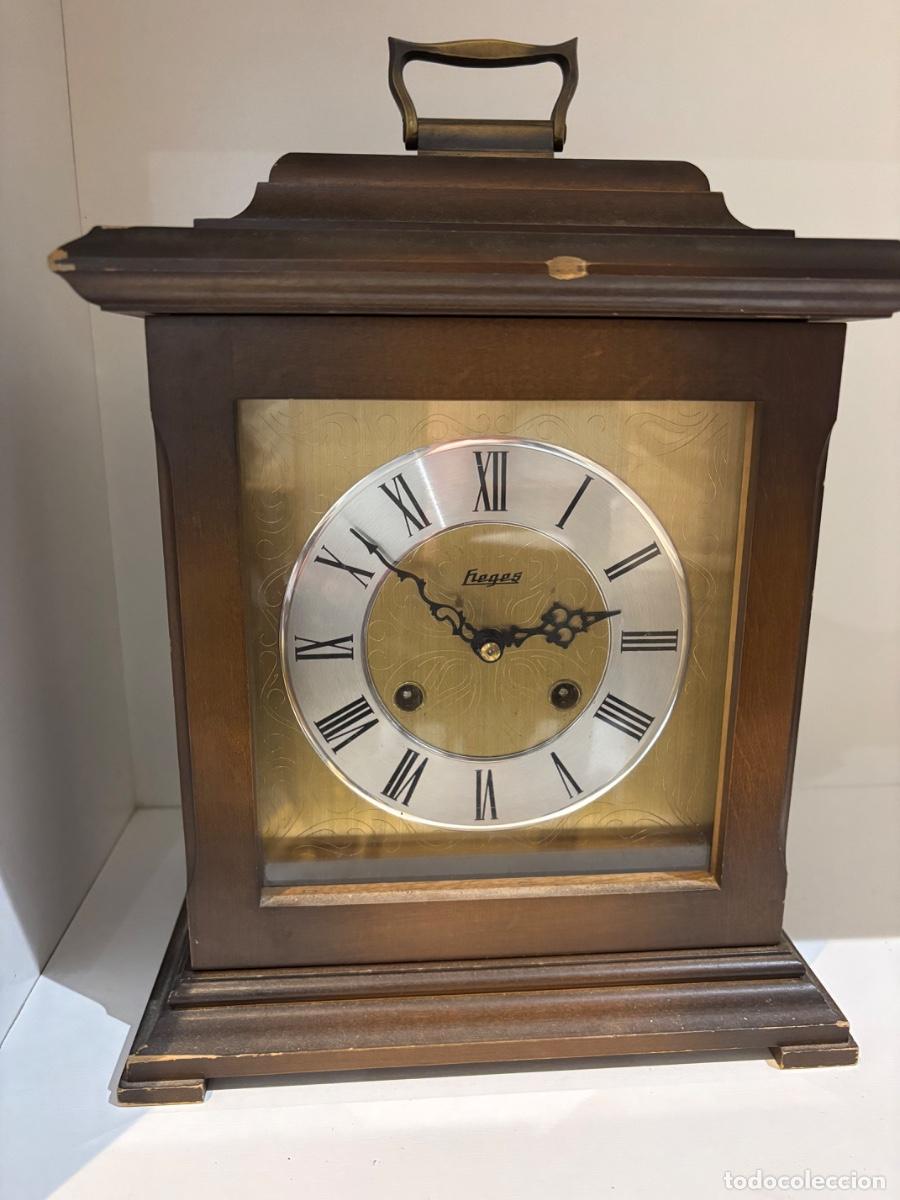 Relojes de pie: Reloj de mesa alem&aacute;n con llave en su interior - Foto 1