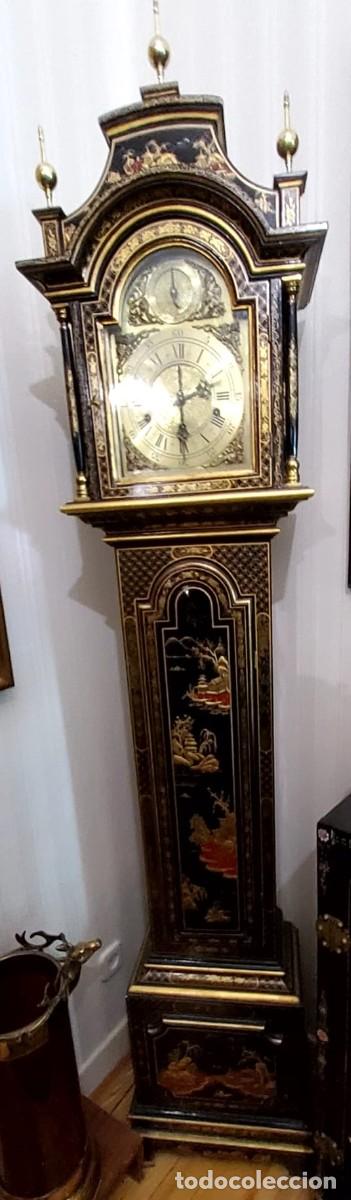 Relojes de pie: Reloj de pie japon&eacute;s lacado con dorados &ndash; Reguladora &ndash; Funcionando &ndash; 2,05 m